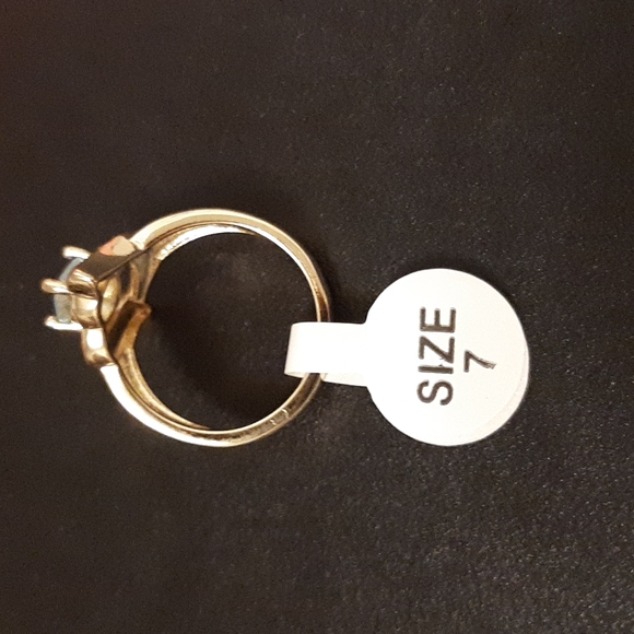 NIB light blue topaz lab created round stone gold plated over silver size 7 ring - Picture 4 of 4